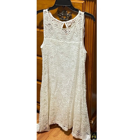 Dress - Picture 1 of 3